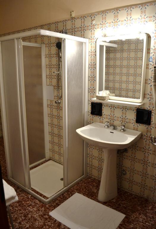 Hotel Ezzelino San Zenone Екстер'єр фото