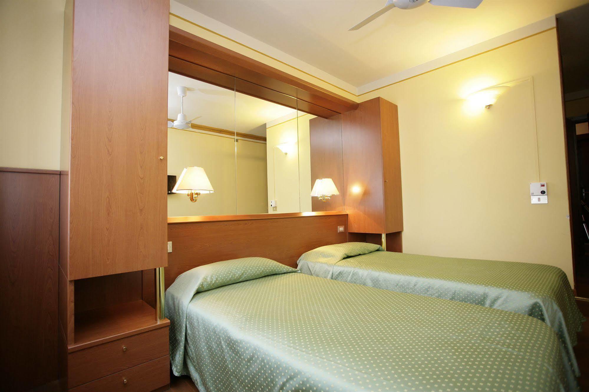 Hotel Ezzelino San Zenone Екстер'єр фото
