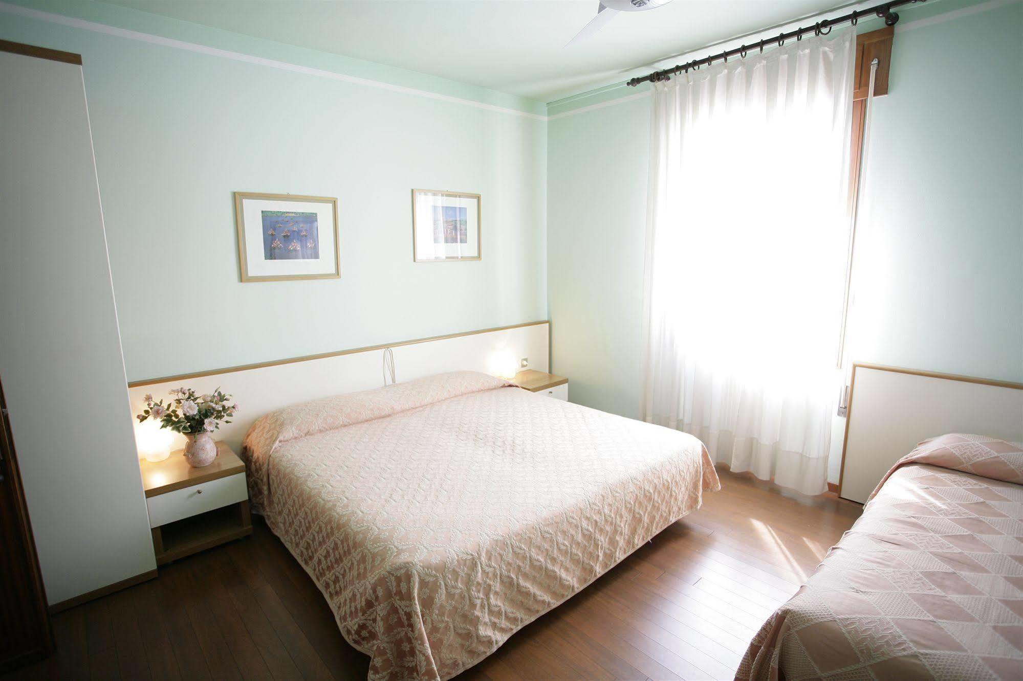 Hotel Ezzelino San Zenone Екстер'єр фото