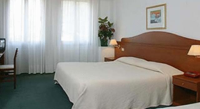 Hotel Ezzelino San Zenone Екстер'єр фото