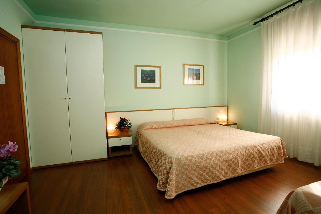 Hotel Ezzelino San Zenone Екстер'єр фото